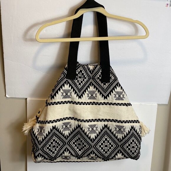 Woven Tribal Boho Style Tote Bag With Tassels - Picture 2 of 13